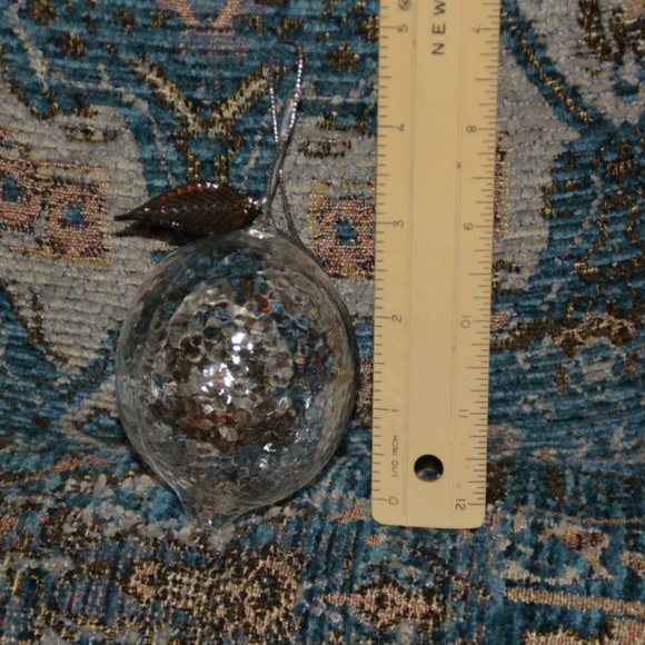 Hand-blown glass lemon ornament - Picture 4 of 4